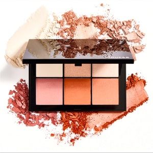 Doucce Posh Powder Palette: BLUSH/ HIGHLIGHTER